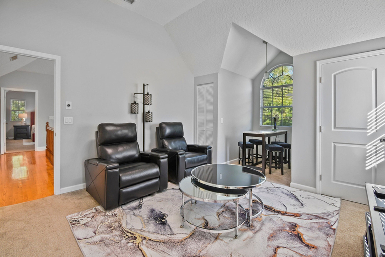 Interior 4, All-in-one Luxury Escape Three Properties, Event Hosting, Private Pond & Full Gym, Duval