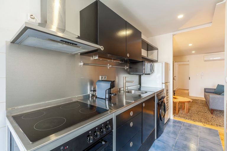 Others 5, Dasi House, Porto