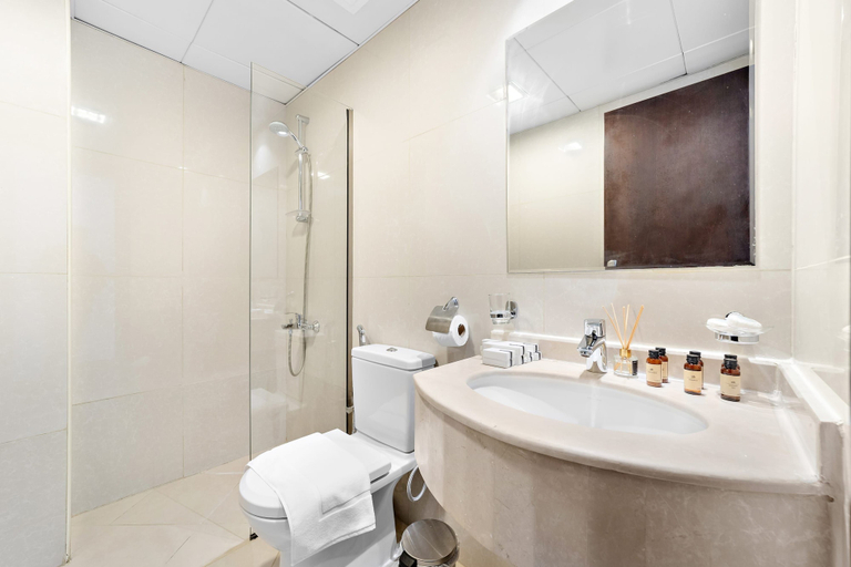 Room 5, Silkhaus Modern Studio Binghatti Pearl, Dubai