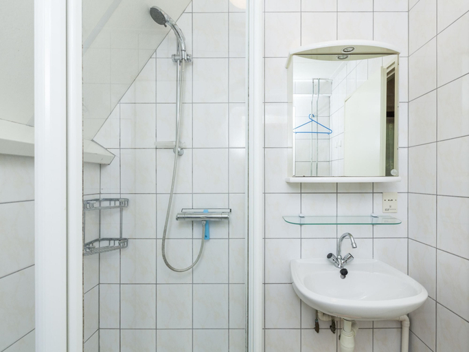 Bathroom 3, Cozy Holiday Home in Nunspeet near Forest, Nunspeet