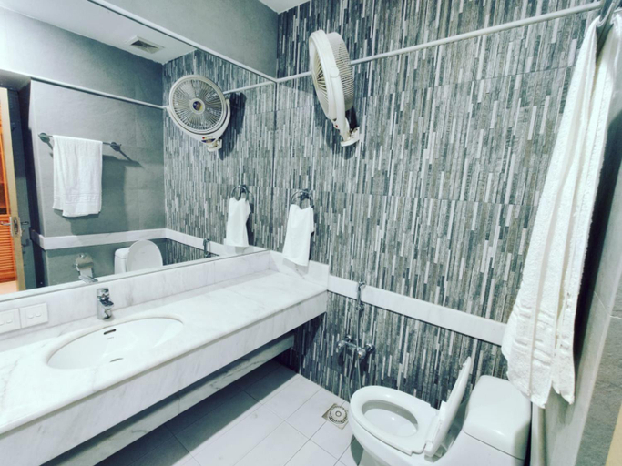 Bathroom 2, Luxury Guest House, Islamabad
