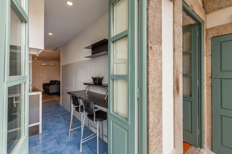 Others 4, Dasi House, Porto