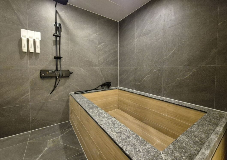 Bathroom 3, Hotel Flore, Jeonju