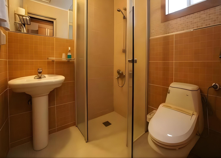 Bathroom 3, Aewol Park Hill Village, Jeju