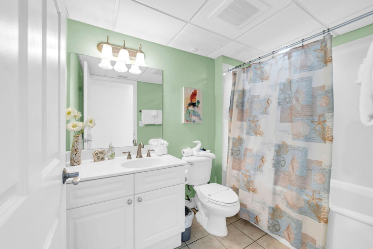 Bathroom 4, Emerald Beach 1928, Bay