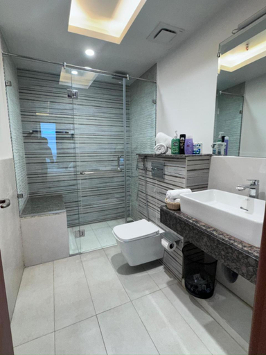 Bathroom 3, Gold Crest Premium Apartments DHA Lahore by LMY, Lahore