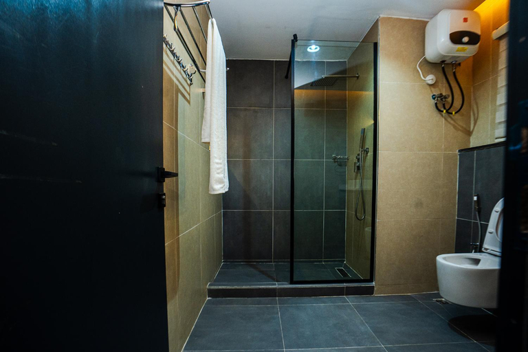 Shower 5, Aurum on Missouri, AbujaMun