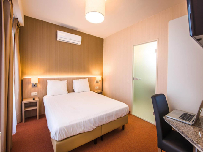 Room 4, Standard Duplex Apartment in Antwerp, Antwerpen