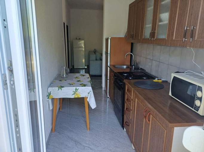 Others 4, Apartment Maris, Karlobag