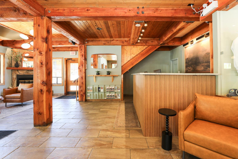 Public Area 3, Bayshore Inn & Spa, Division No. 3
