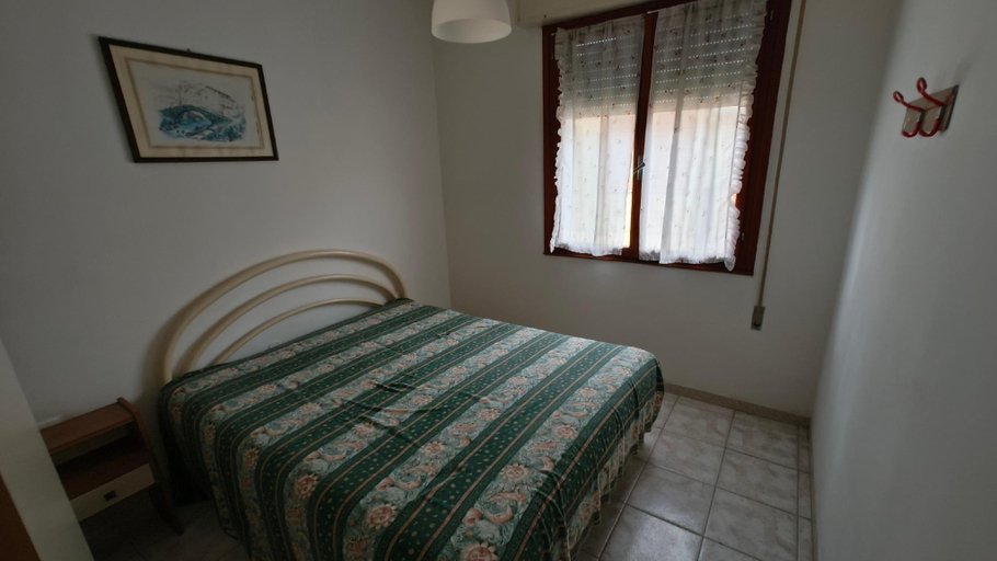 Bedroom 3, Beachside apartment with parking, Rovigo