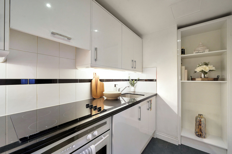 Private kitchen 4, Hertford Flat 10, London