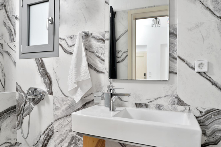 Bathroom 4, SUN DAY Rooms & Studios - Free Airport Shuttle, Attica