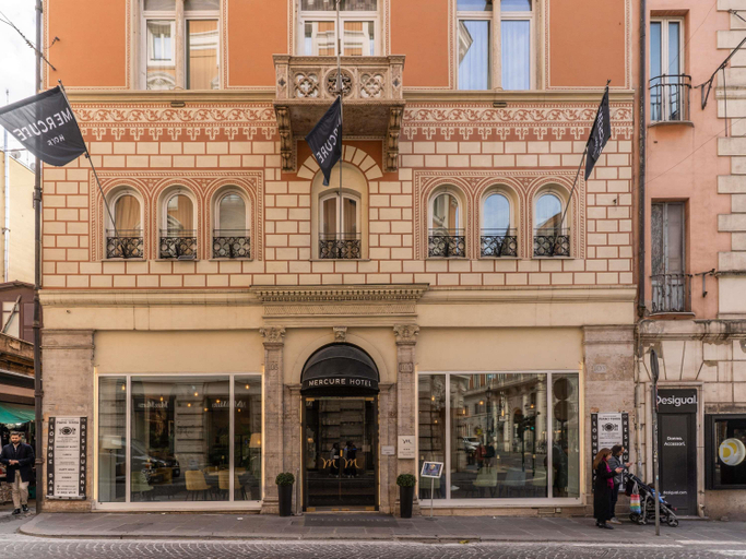 Exterior & Views 2, Mercure Roma Centro Termini, Rome