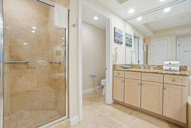 Bathroom 4, Indigo West 403, Escambia