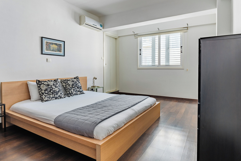 Room 5, Cosy Bright Balcony Suite