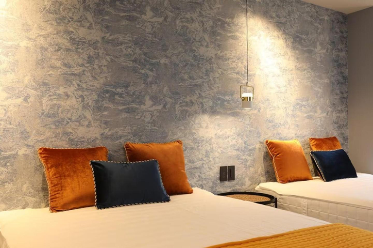 Bedroom 2, Moto Hotel, Taitō
