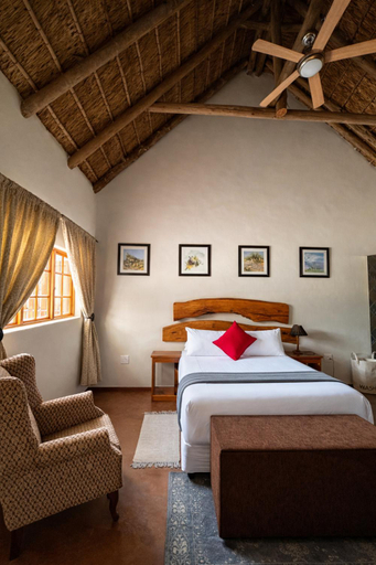 Bedroom 2, Mathendele Bush Lodge, Vhembe