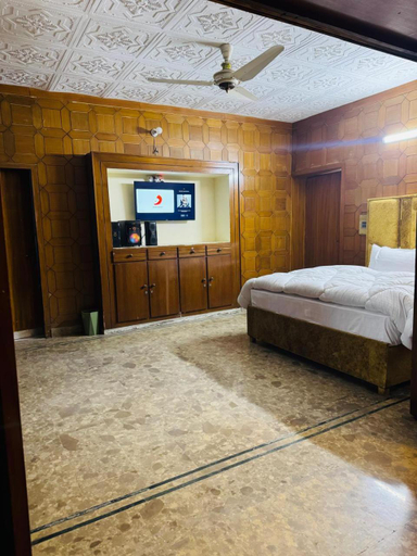 3, Hotel living spot, Lahore