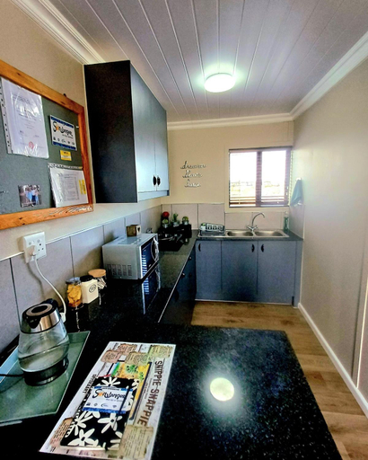 Others 3, Sonvanger Selfcatering, Pixley ka Seme