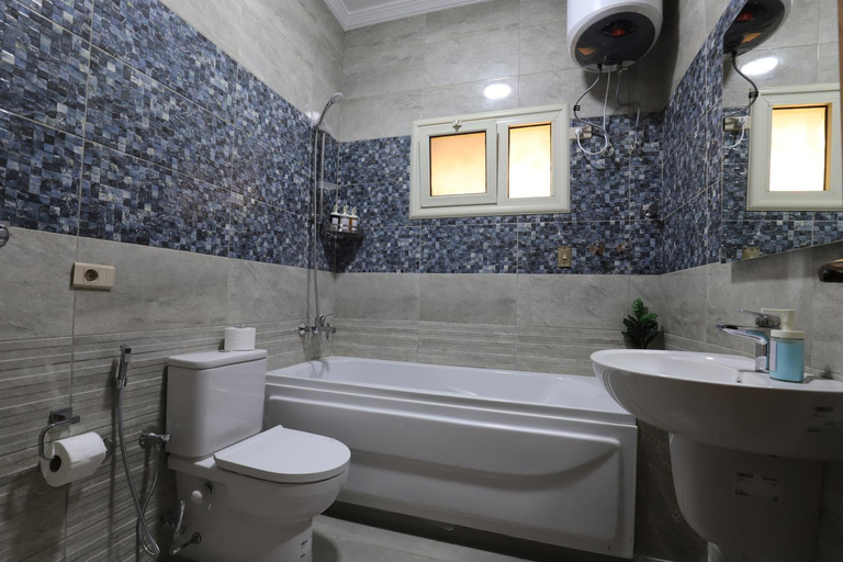 Bathroom 2, Signature Villa Luxury Apartments, New Cairo City