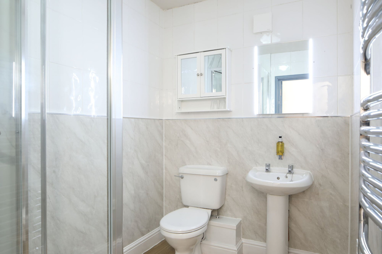 Bathroom 3, The Victoria Hotel, Somerset