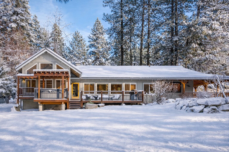 Exterior 3, Riverside Cabin 5 Bedroom Home by RedAwning, Chelan