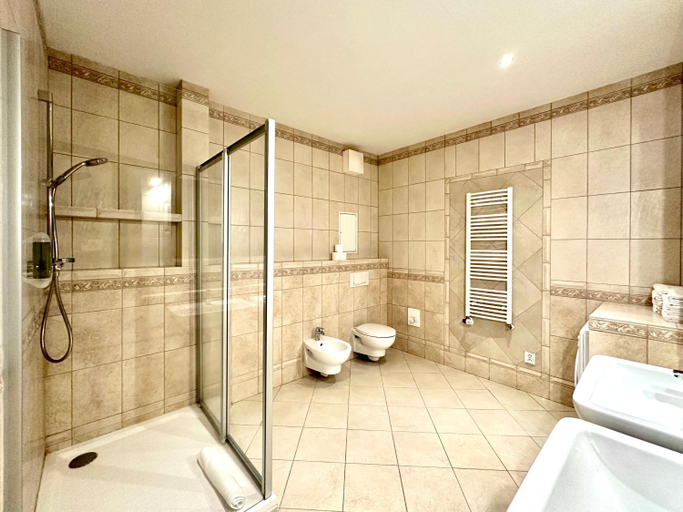 Bathroom 4, Slunecni lazne, Karlovy Vary