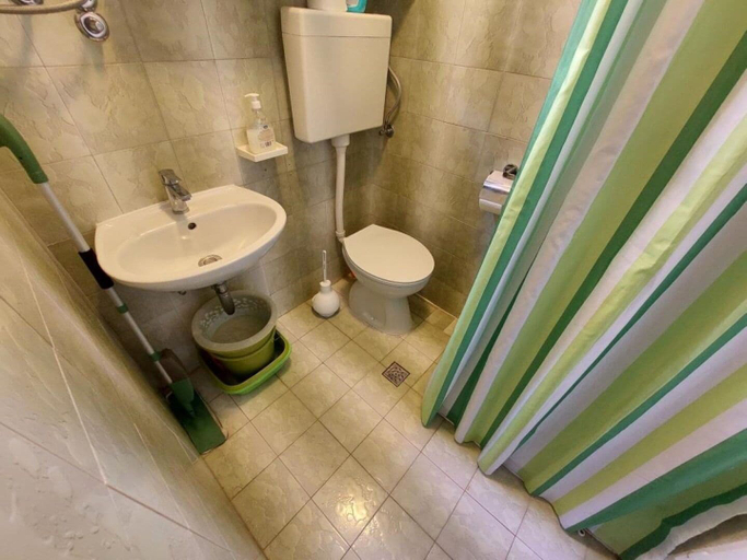 Bathroom 3, House Vlasta, Primošten