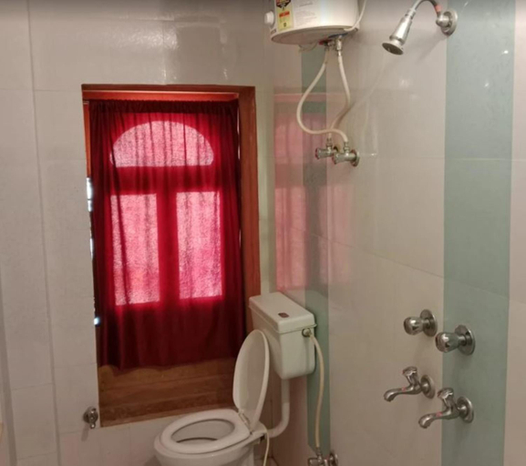 Bathroom 2, Hotel Jeet Mahal, Jaisalmer