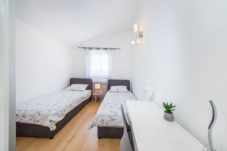 Bedroom 2, House Luxury Villa With Pool, Nin