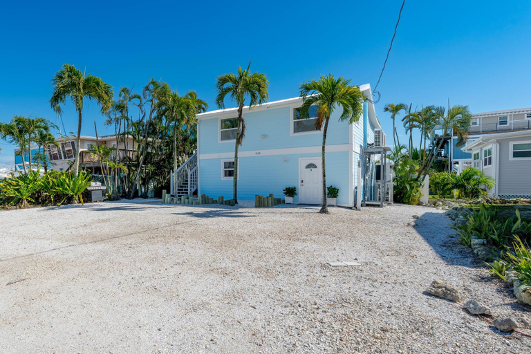 Exterior 4, Bonita Estate, Lee
