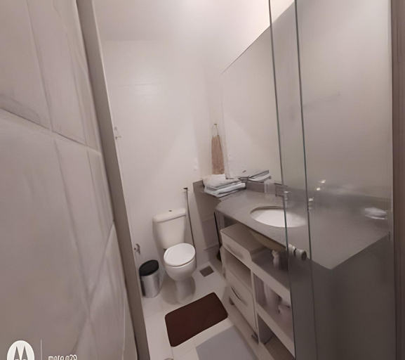 Bathroom 2, Flat com Piscina, Sauna e Estacionamento, Rio de Janeiro
