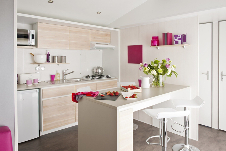 Private kitchen 4, Mobile Home in Vias Near Sea, Hérault