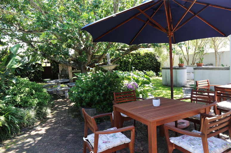Food & Drinks 2, Pat's Place, Overberg