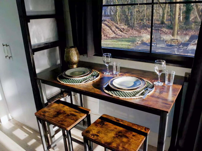 Dining 3, Romantic Holiday Home in Hoogersmilde With Garden, Westerveld