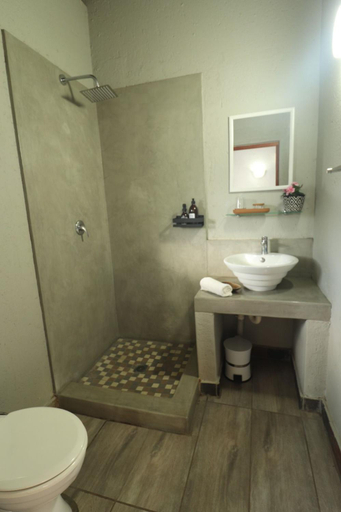 Bathroom, La Dolce Vita Lodge, Mopani