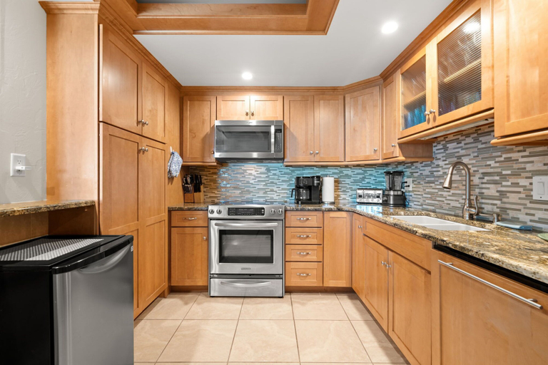 Others 4, Clearwater Condo, Pinellas