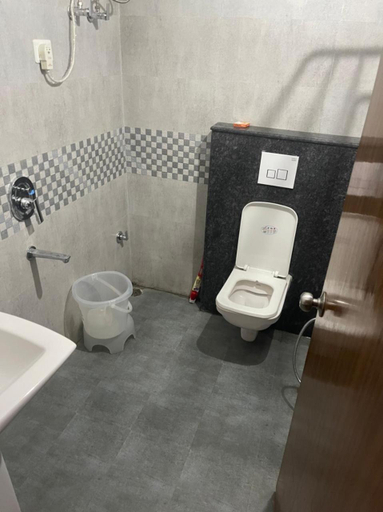 Bathroom 3, Mountain Nest, Shimla