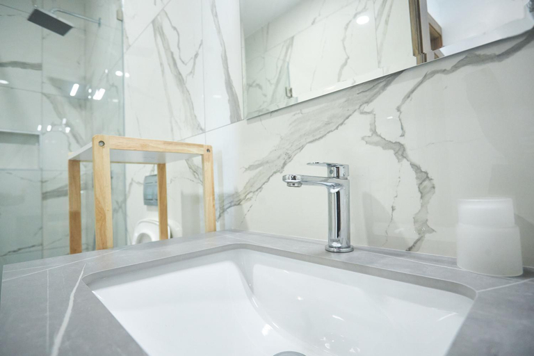 Bathroom 5, 233 Boulevard - Luxury Apartments, Accra