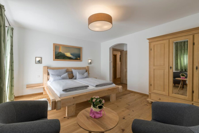 Room 2, Ferienhaus mit 6 Appartements in Grainau, Garmisch-Partenkirchen