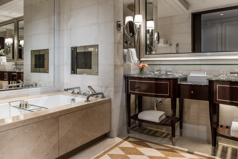 Bathroom, Four Seasons Hotel Macao, Macao