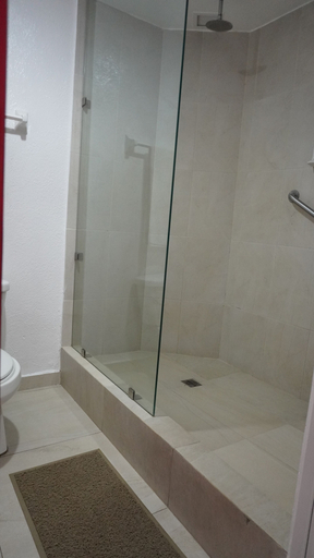 Bathroom 4, Zar Manzanillo, Manzanillo