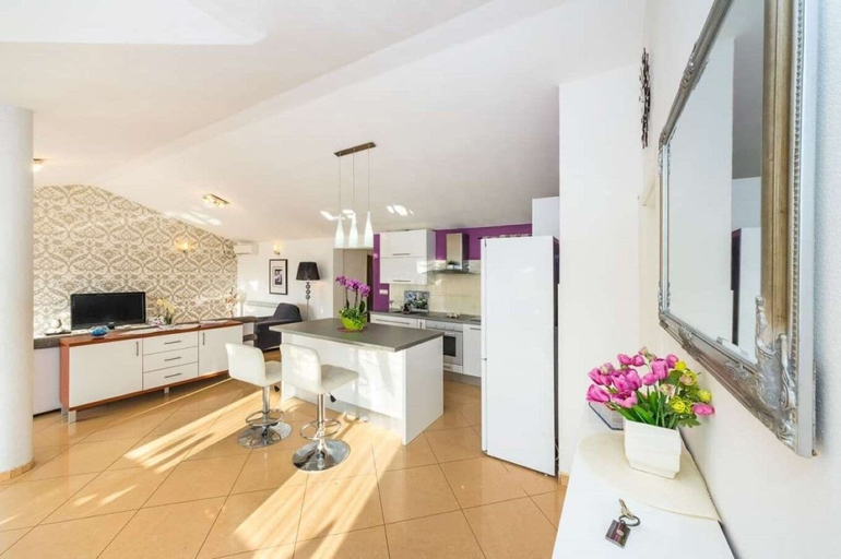 Others 5, House Luxury Villa With Pool, Nin