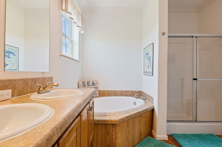 Bathroom 2, Camelot 2 Bedroom Home, Galveston