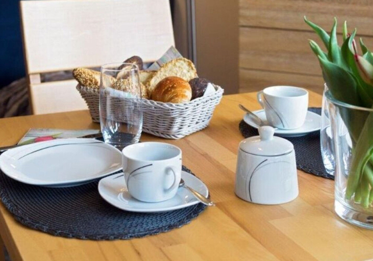 Food & Drinks 5, Holiday Apartment Jolle D11, Aurich
