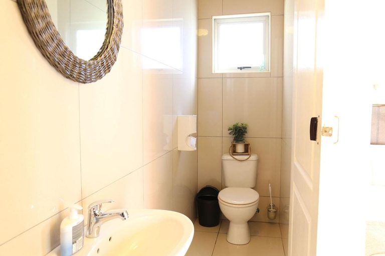Bathroom 3, Tillas Guesthouse, Windhoek West