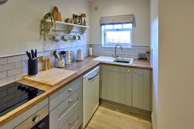 Private kitchen 3, Cottage in Hemingby With Countryside Views, Lincolnshire
