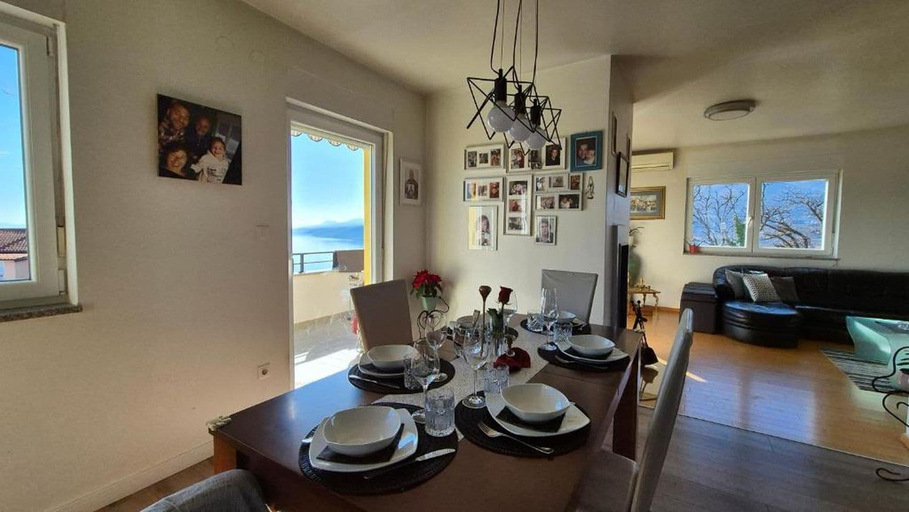 Dining 3, Apartment Family, Kastav