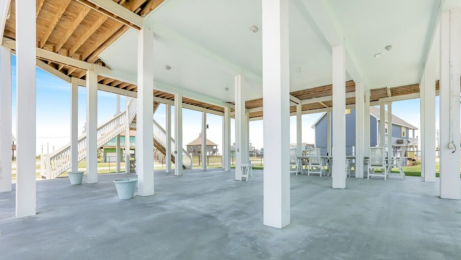 Outdoor dining 5, The North Shore 4 Bedroom Home, Galveston